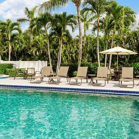 Olde Marco Island Inn And Suites Exterior foto