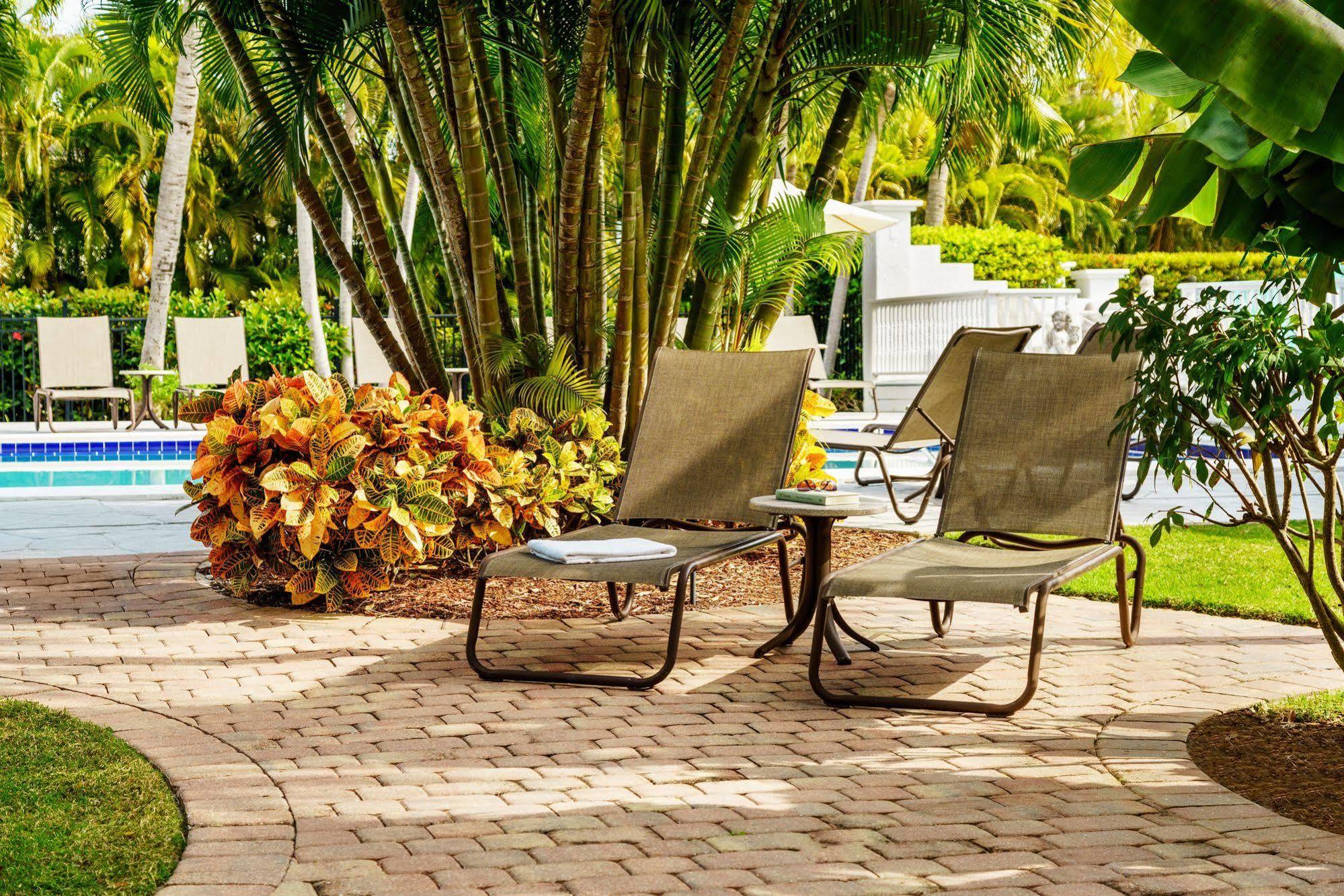 Olde Marco Island Inn And Suites Exterior foto